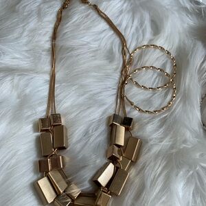 Elegant Gold Necklace and Bracelet Set